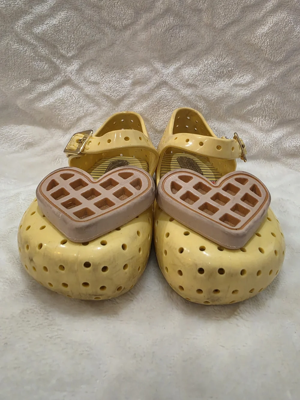 Mini Melissa Kids Sz 6 Toddler. Yellow Waffle Heart Jelly Sandals. Pre-loved.